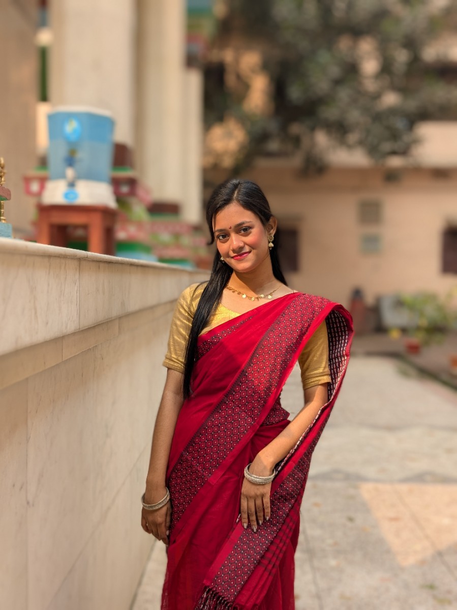 Cotton Saree (vibrant crimson red)